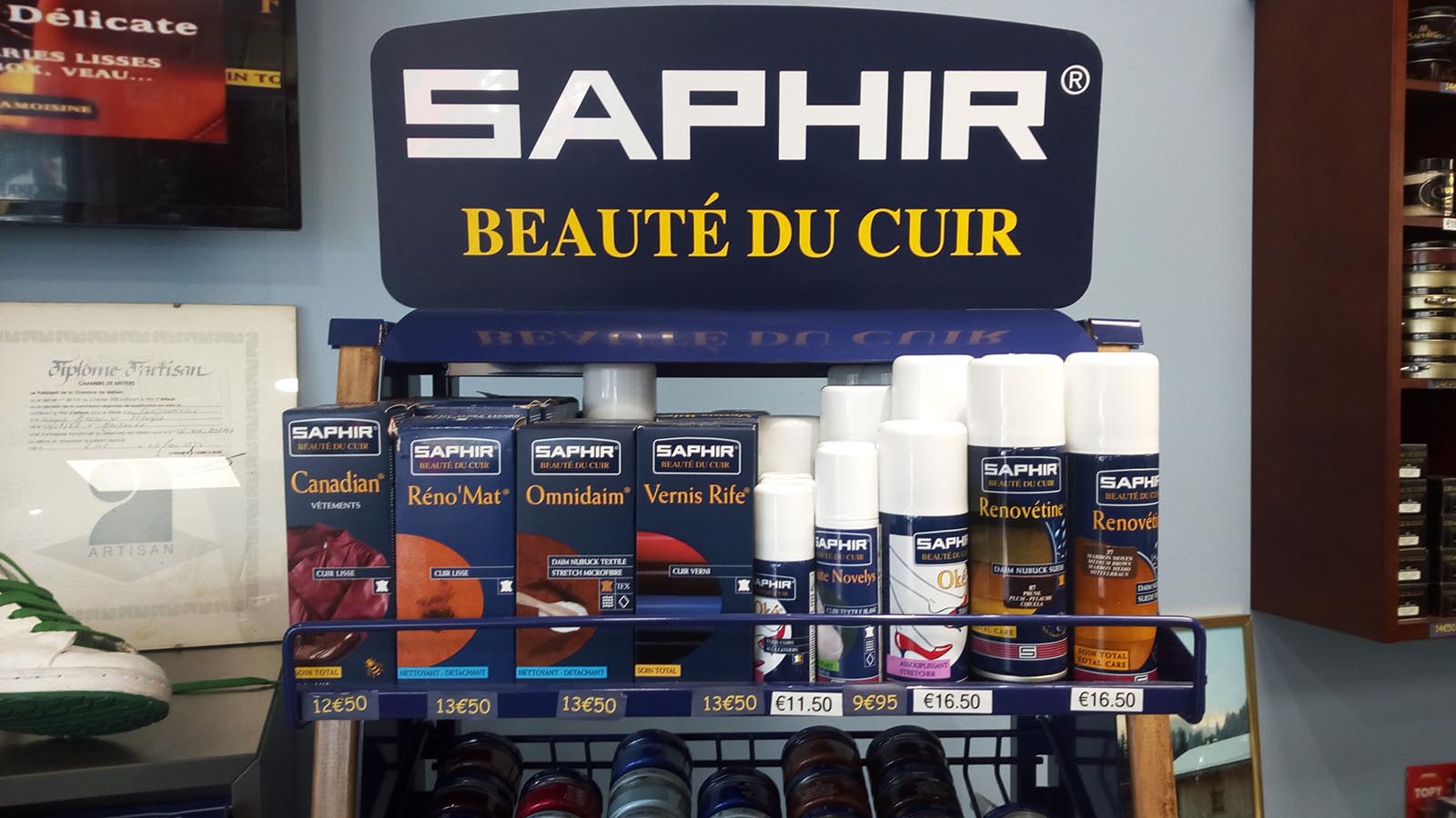 PRODUITS SAPHIR NETTOYAGE ET ENTRETIEN CHAUSSURES ET CUIRS